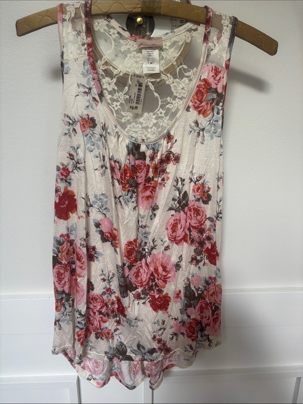 White tank top with a red floral print and a delicate lace back detail - Picture 2 of 5